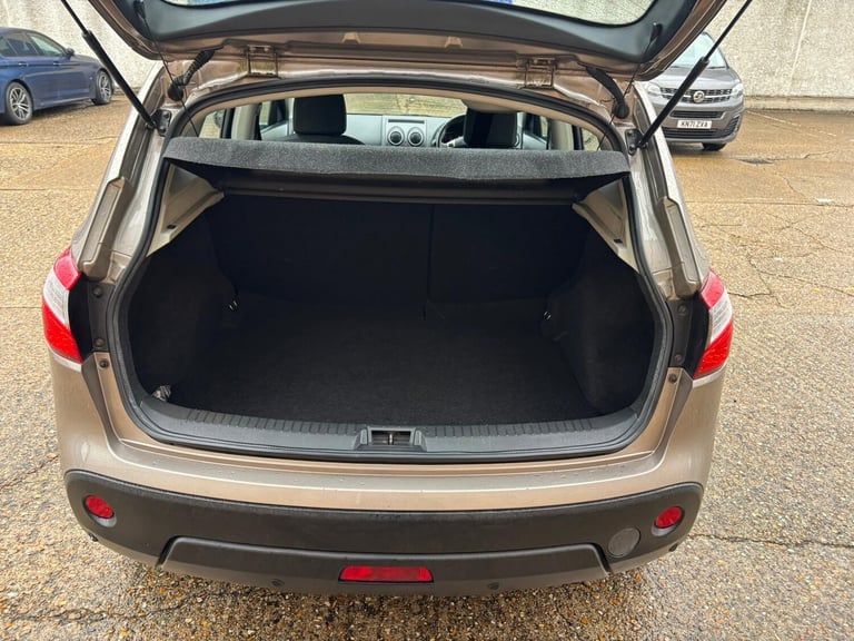 2010 Nissan Qashqai 1.5 dCi Acenta 5dr HATCHBACK Diesel Manual