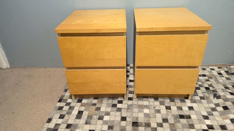 matching pair of malm bedside cabinets 