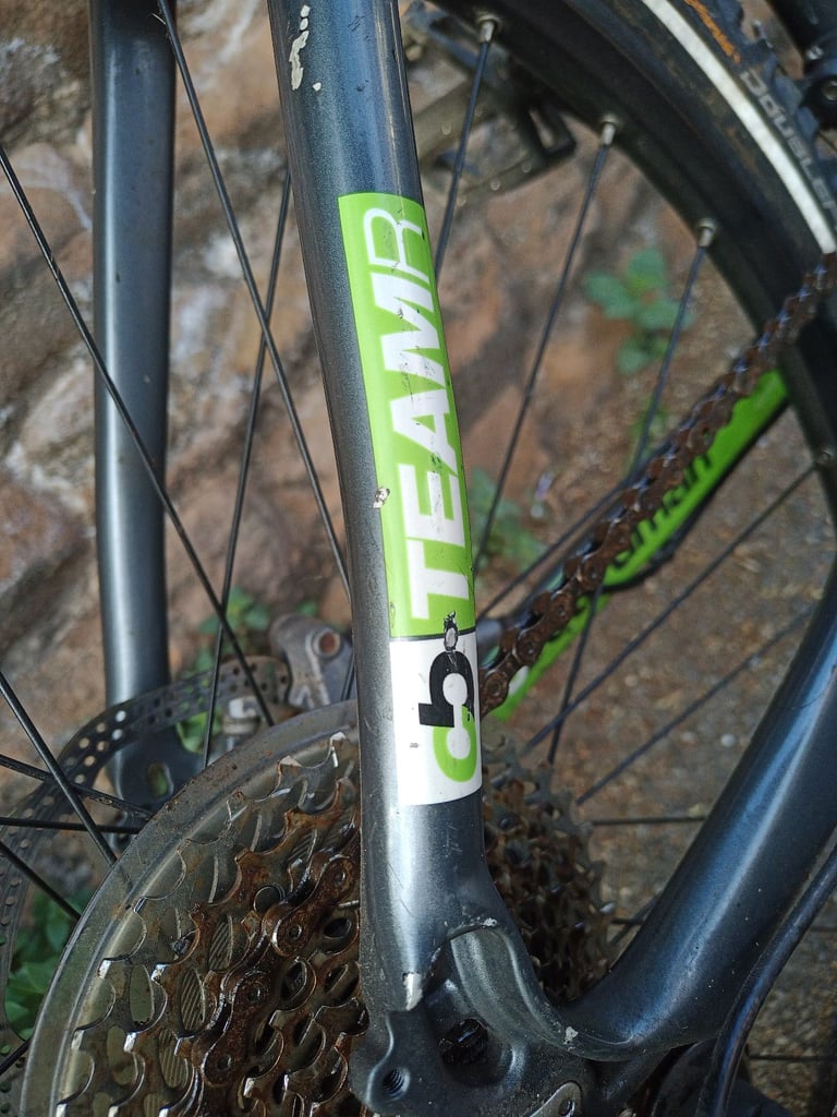 Boardman Team-R Light Weight Cross Country Mountain Bike - Carbon Forks