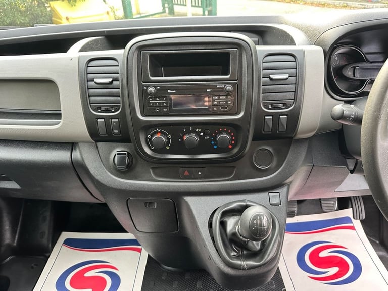 2018 Renault Trafic SL27 dCi 120 Business Van PANEL VAN DIESEL Manual