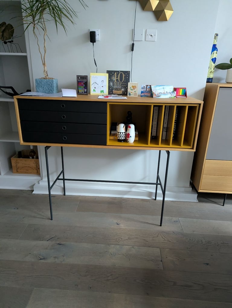 Aura Treku Sideboard 