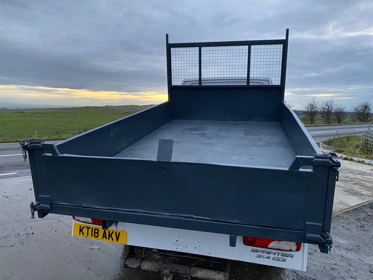 Mercedes sprinter crew cab tipper 2.1 cdi 2018 full year mot 55 thousand miles