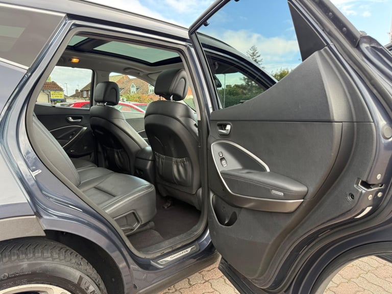 2017 Hyundai Santa Fe 2.2 CRDi Blue Drive Premium SE Auto 4WD Euro 6 (s/s) 5dr (7 Seat) ESTATE Di...
