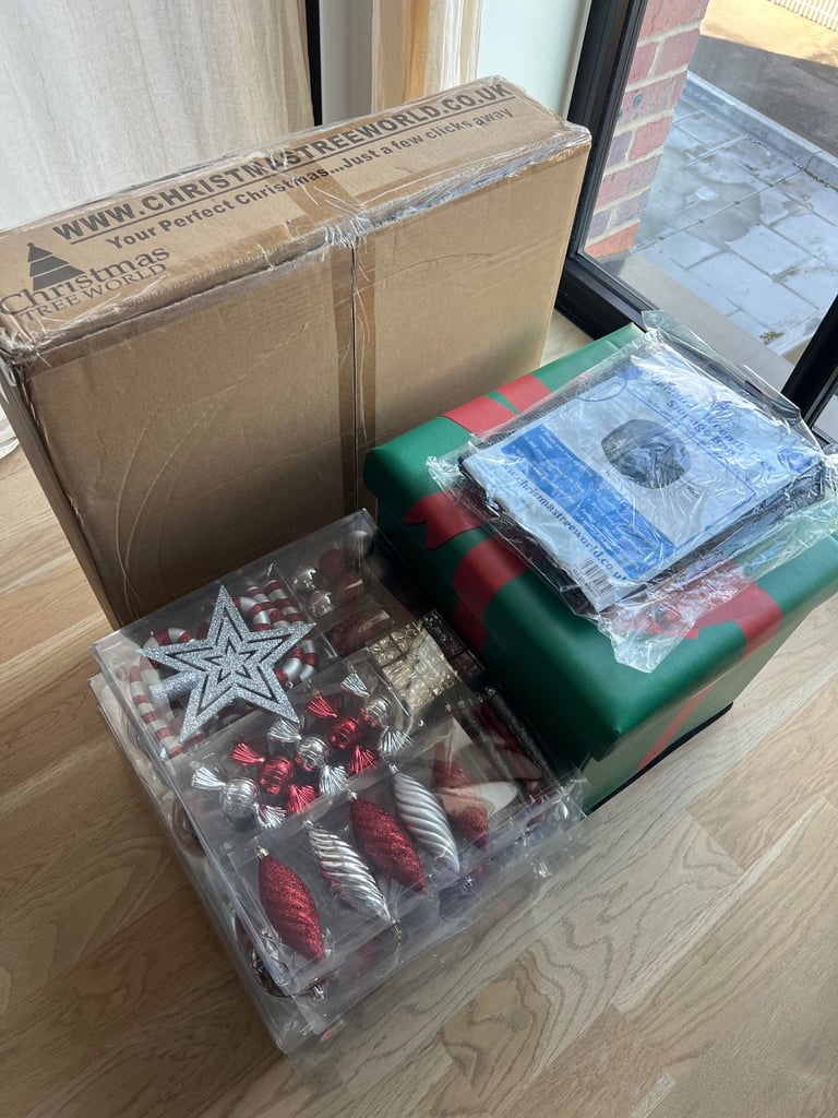 Christmas Tree (6ft), Decorations & storage - brand new never used RRP £200