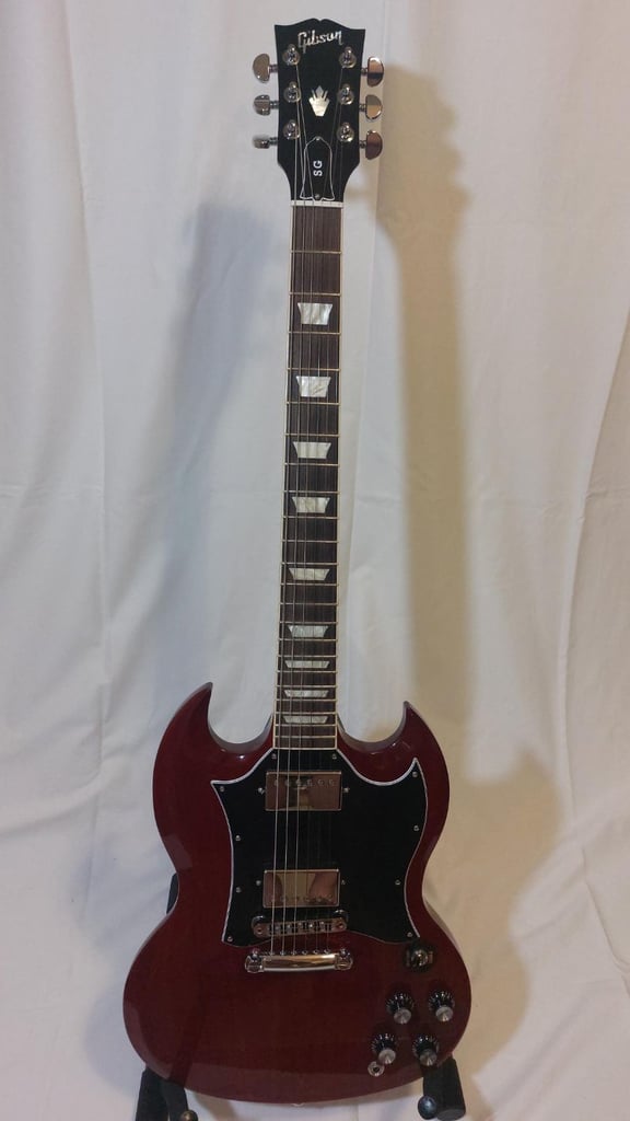 Gibson SG Standard, Heritage Cherry Finish + Soft Shell Case + New Gibson Leather Strap