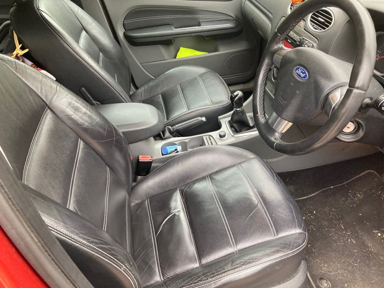 Ford, FOCUS, Saloon, 2008, Manual, 1999 (cc),4 doors TITANIUM - Image 5
