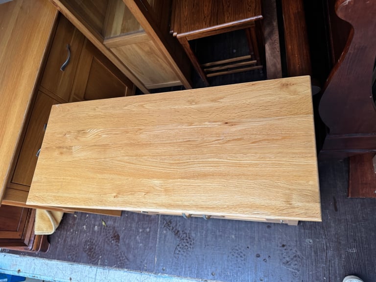Solid oak Sideboard In Excellent Condition Possible Delivery 