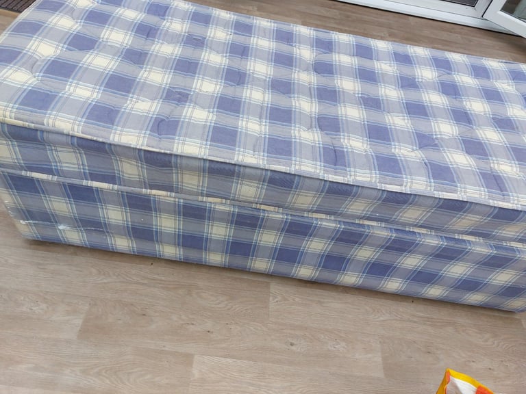 Single divan bed with mattress and bedsides 