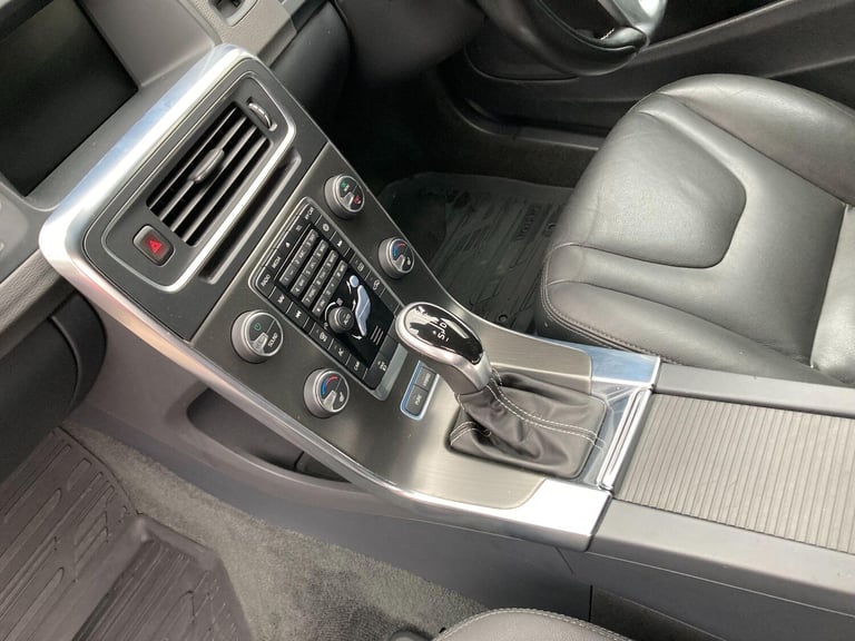 2014 Volvo V60 2.4 D6 Estate 5dr Diesel Plug-in Hybrid Geartronic AWD Euro 5 (s/s) (285 ps ESTATE...