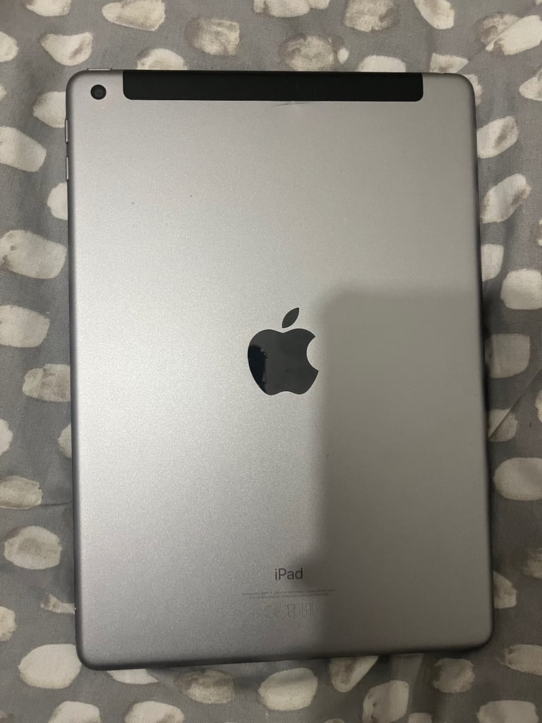 Apple iPad 6th Gen 9.7inch; 2018, A1954 128GB (Black/Silver) Wi-Fi and Cellular 