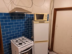 Cosy single room close to center. Close to University. New floor, new kitchen. Starts from £110p/w