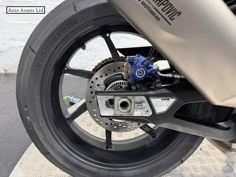 2024 BMW M 1000 R 1000 Naked Petrol Claw-shifted Euro 5 (209 ps) Naked Petrol Manual