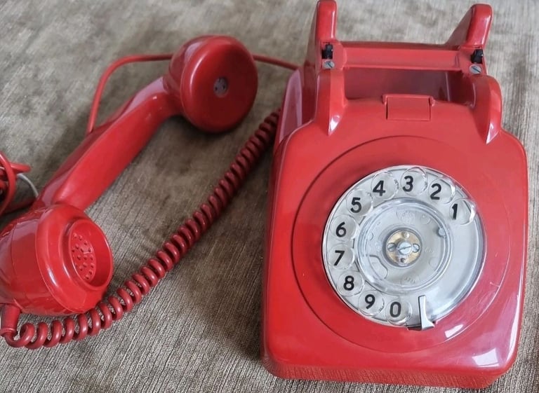 Vintage 1970s Red GPO Retro Telephone 706 F