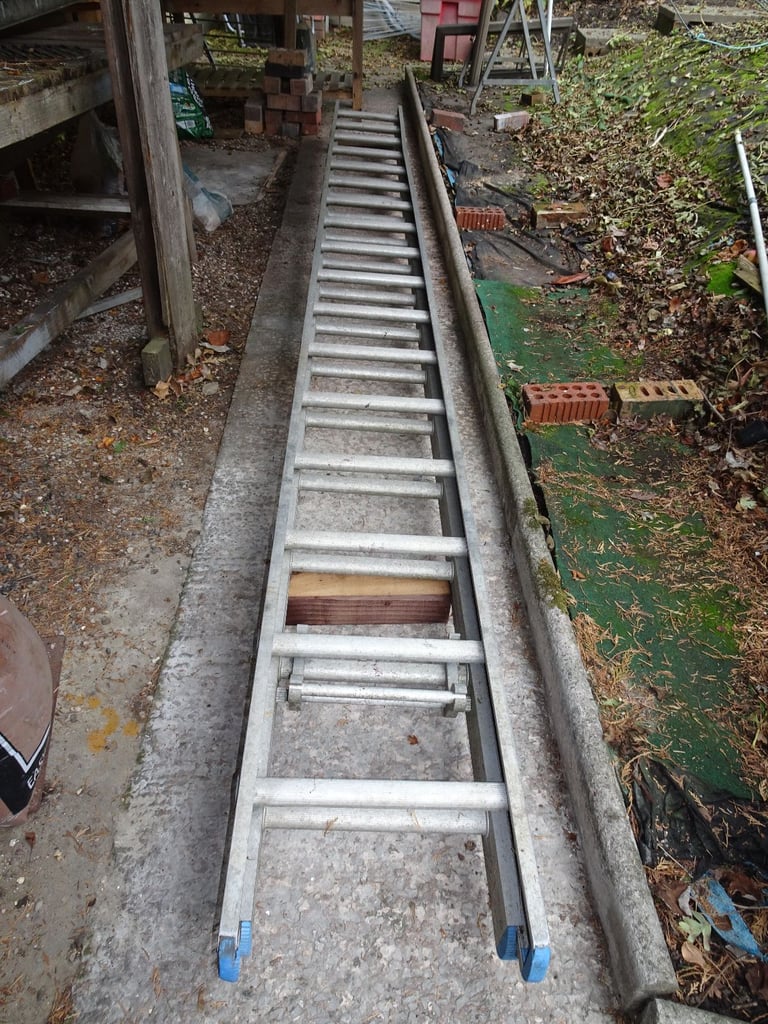 image for Large Aluminium Extension Ladder.