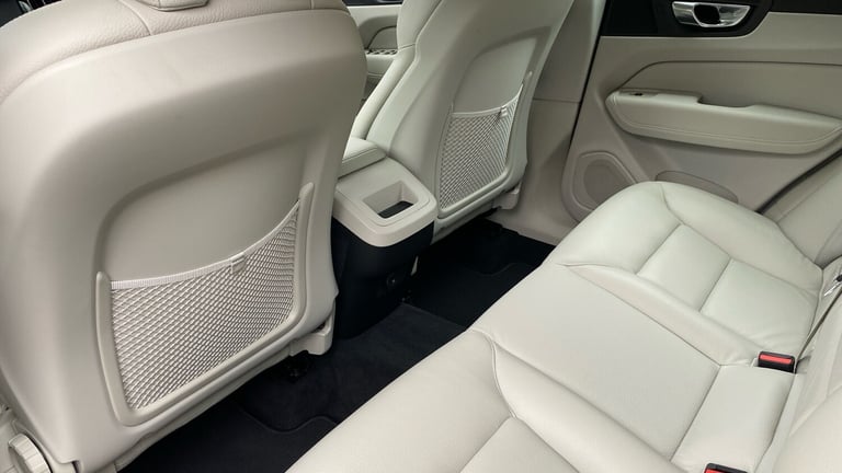 2021 Volvo XC60 2.0 B4D Momentum 5dr AWD Geartronic Diesel Estate Estate Diesel Automatic