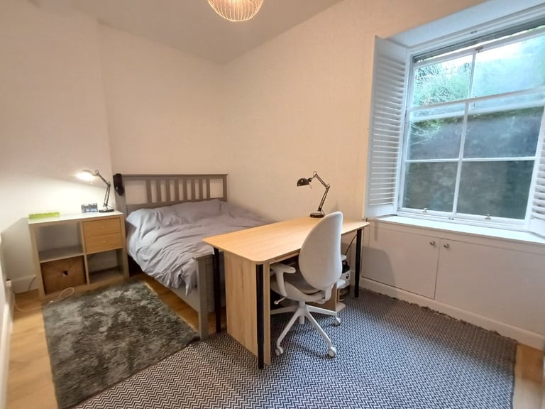 2 bedroom flat in Millerfield Place, Meadows, Edinburgh, EH9 1LW