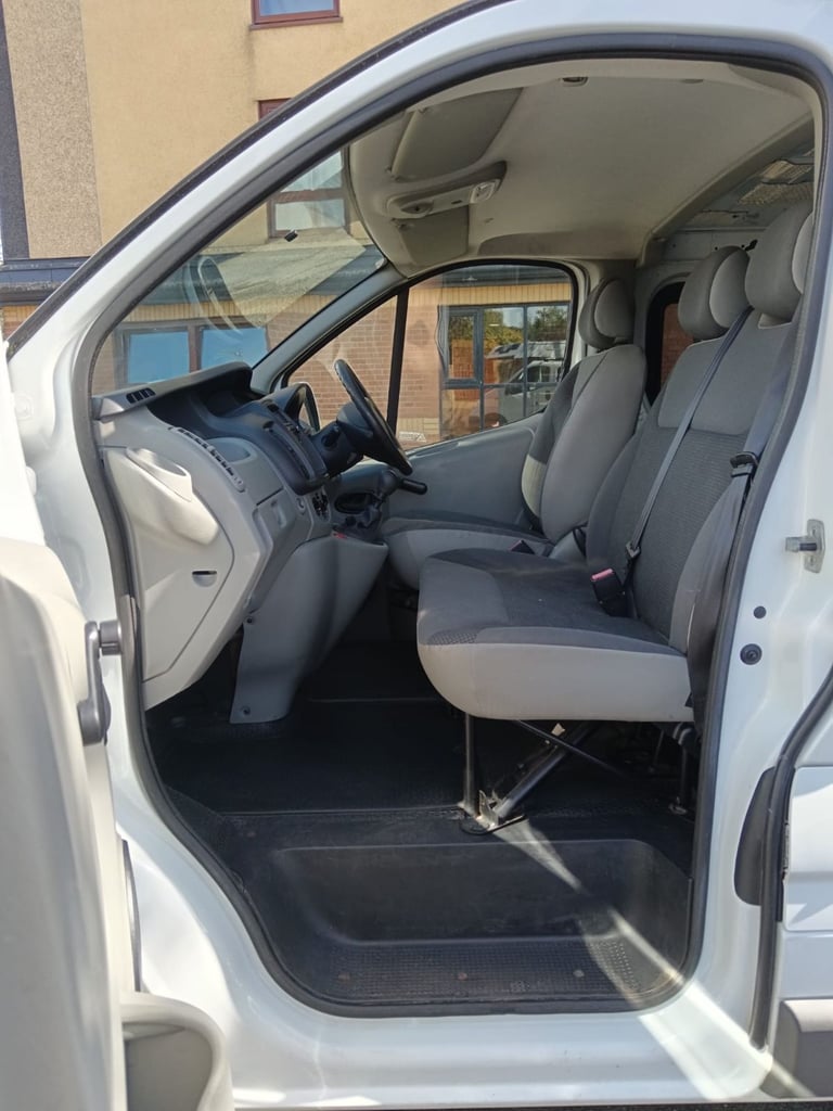 2013 Vauxhal Vivaro: Reluctant sale of my favourite van