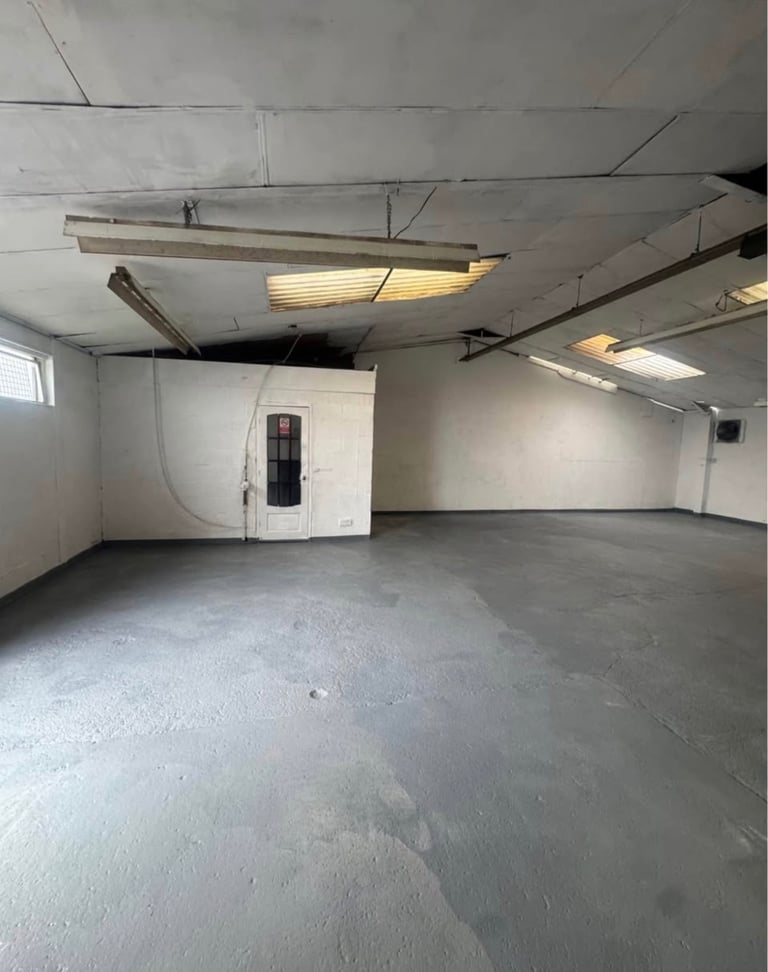 Spacious unit to let 