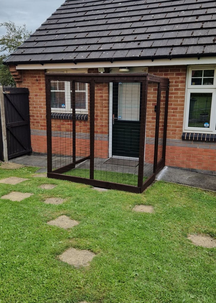 Catio ,cat/kitten or puppy/dog  enclosure 
