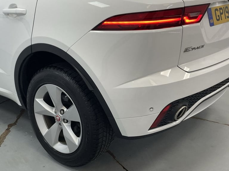 2019 Jaguar E-Pace 2.0 D150 R-Dynamic S SUV 5dr Diesel Manual Euro 6 (s/s) (150 ps) - AA INSPE ES...