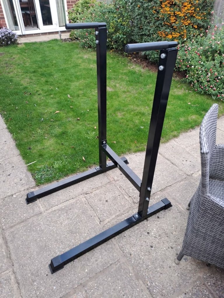 Home gym dip bars