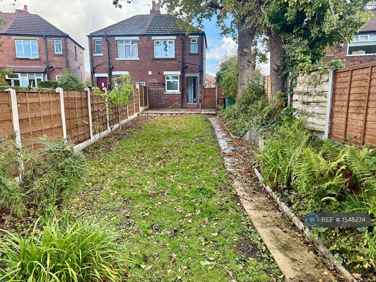 2 bedroom house in Roslyn Road, Stockport, SK3 (2 bed) (#1548274)