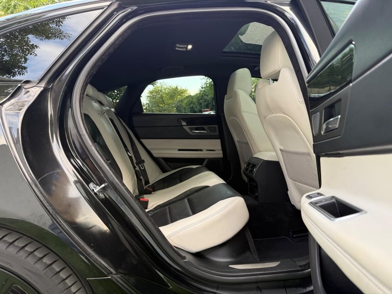 2016 Jaguar XF 3.0d V6 S 4dr Auto SALOON DIESEL Automatic