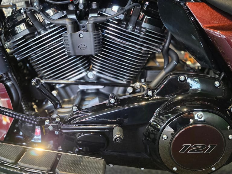 2025 HARLEY-DAVIDSON STREET GLIDE CVO FLHXSE 1982cc 121 650 MILE'S BAGGER