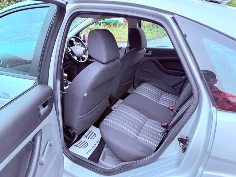 2008 08 FORD FOCUS 1.6 STYLE PETROL 5 DOOR MANUAL SMART FAMILY CAR - Image 14