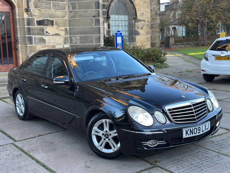 image for 2009 Mercedes-Benz E220 Cdi Avantgarde black