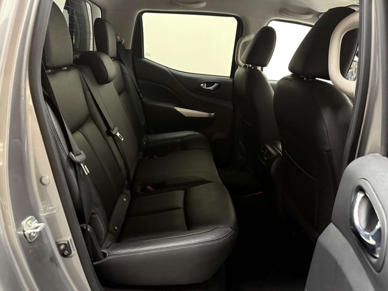 2020 Nissan Navara Double Cab Pick Up Tekna 2.3dCi 190 TT 4WD Auto PICK UP DIESEL Automatic