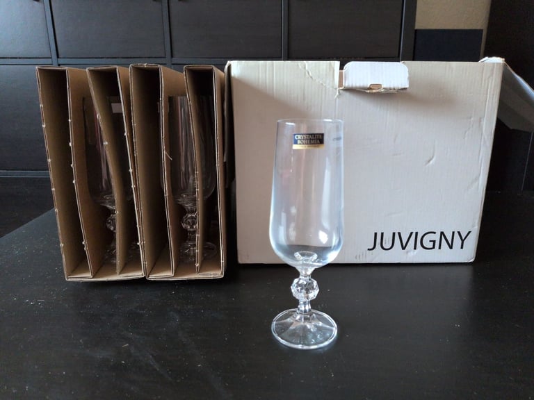 image for Set of 6 lead-free crystal champagne glasses