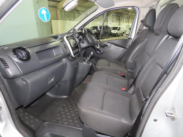 2019 Renault, TRAFIC SPORT 120 **FINANCE**WARRANTY** (not transit vivaro crew traffic