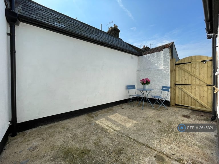 3 bedroom house in Upper Brents, Faversham, ME13 (3 bed) (#2645321)