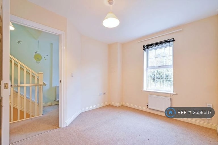 5 bedroom house in Sparnock Grove, Truro, TR1 (5 bed) (#2658687)