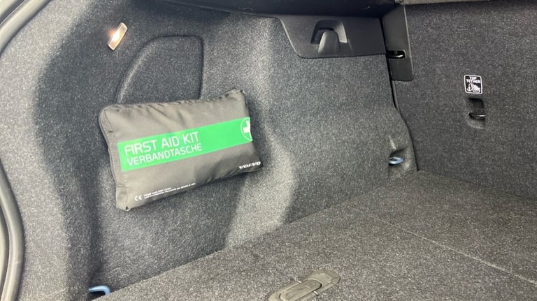 2022 Volvo XC40 2.0 B4P Plus Dark 5dr AWD Auto ESTATE PETROL Automatic