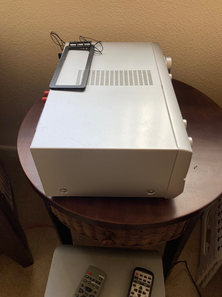 TECHNICS DOLBY 5:2 Channel SURROUND SOUND SYSTEM WITH DVD PLAYER