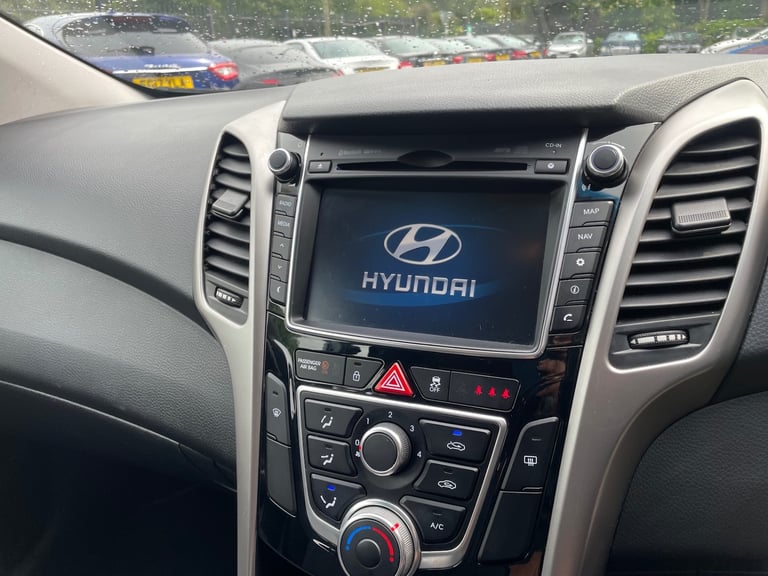 2015 Hyundai i30 1.6 CRDi Blue Drive SE Nav 5dr HATCHBACK Diesel Manual