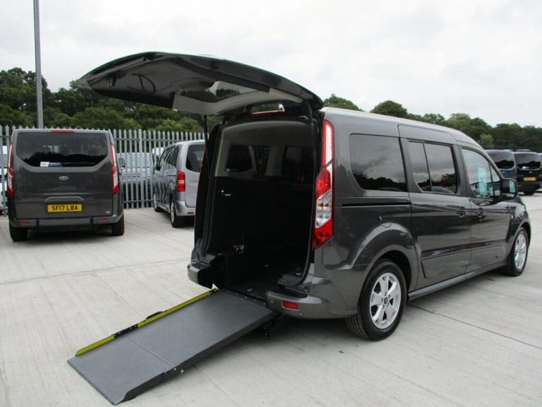 Ford Grand Tourneo Connect Titanium 2018 1.5 TDCi Manual
