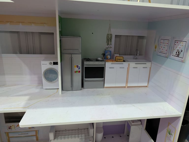  Rainbow High Townhouse