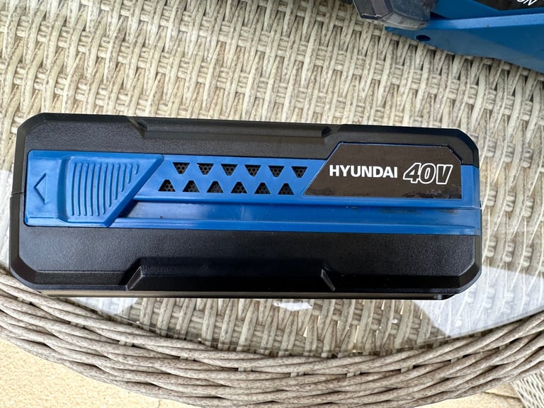 Hyundai 40v Hedge Trimmer
