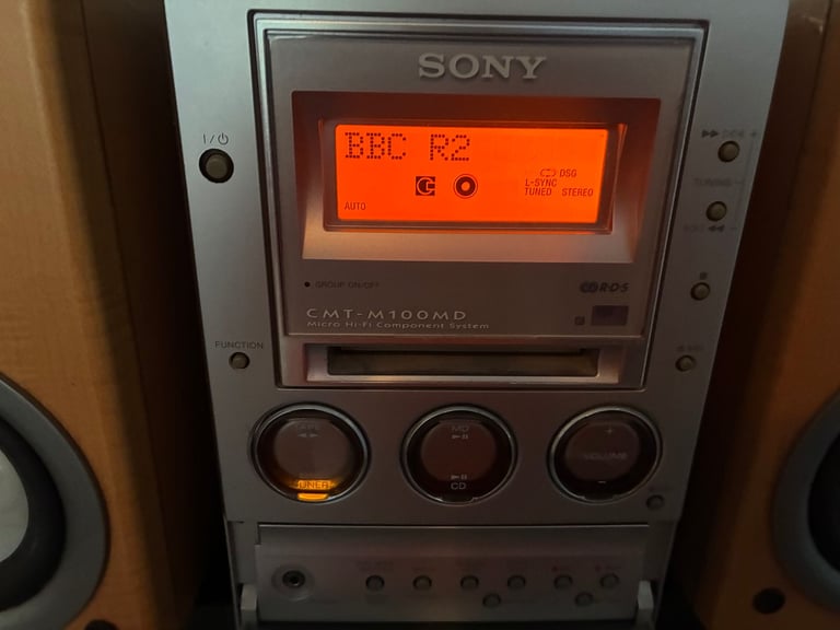 Sony CMT-M100MD stereo system