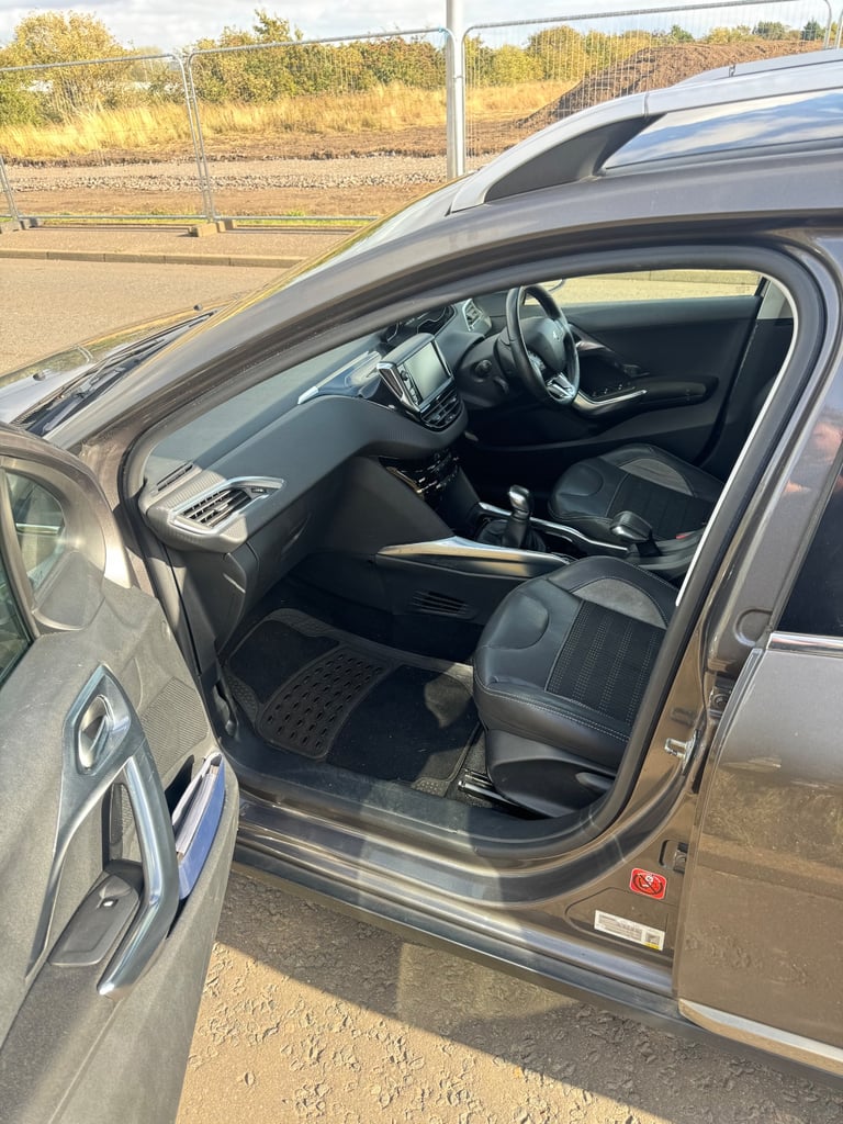 Peugeot, 2008, Hatchback, 2014, Manual, 1560 (cc), 5 doors