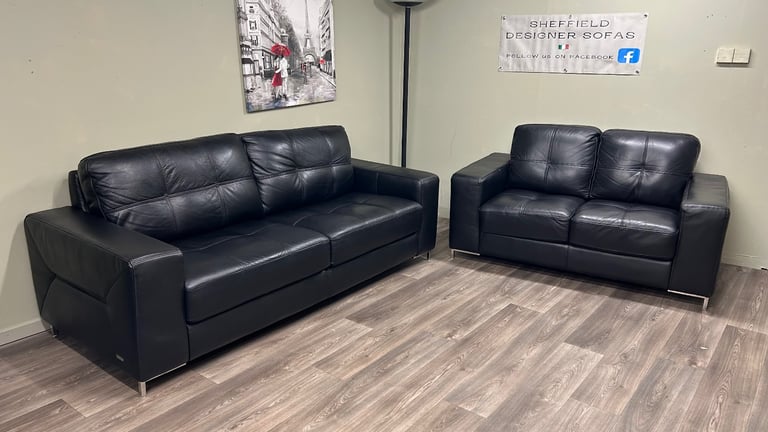 Black Italian leather VIOLINO 3&2 sofas (delivery available)