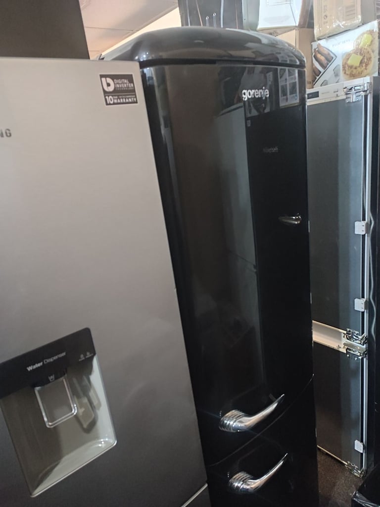 image for ➡️➡️SALE TODAY⬅️⬅️ TALL BLACK GORENJE 60CM WIDE FROST FREE RETRO STYLE FRIDGE FREEZER ONLY £190!!