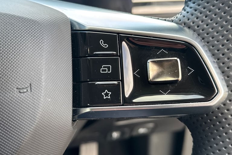 2025 MG MG HS 106290 Hatchback Petrol Manual