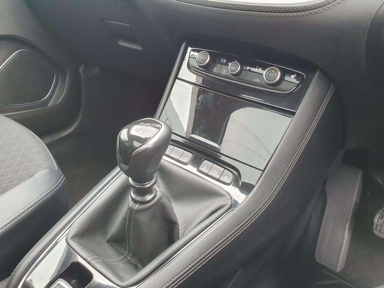 2018 Vauxhall Grandland X 1.2 Turbo Sport Nav SUV 5dr Petrol Manual Euro 6 (s/s) (130 ps) HATCHBA...