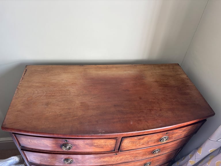 Georgian chest of drawers 
