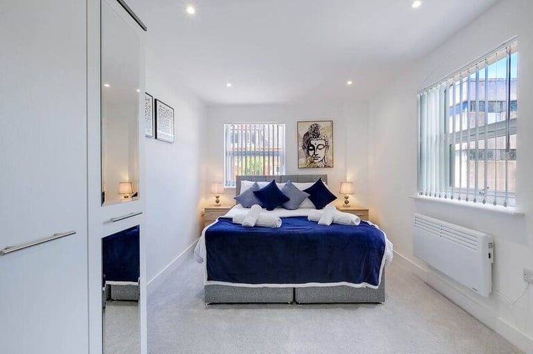Spacious 2-Bed Flat for Rent – GU15 3RB