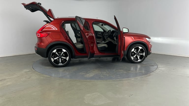 2020 Volvo XC40 Inscription Pro, B4 AWD mild hybrid Estate Petrol Automatic